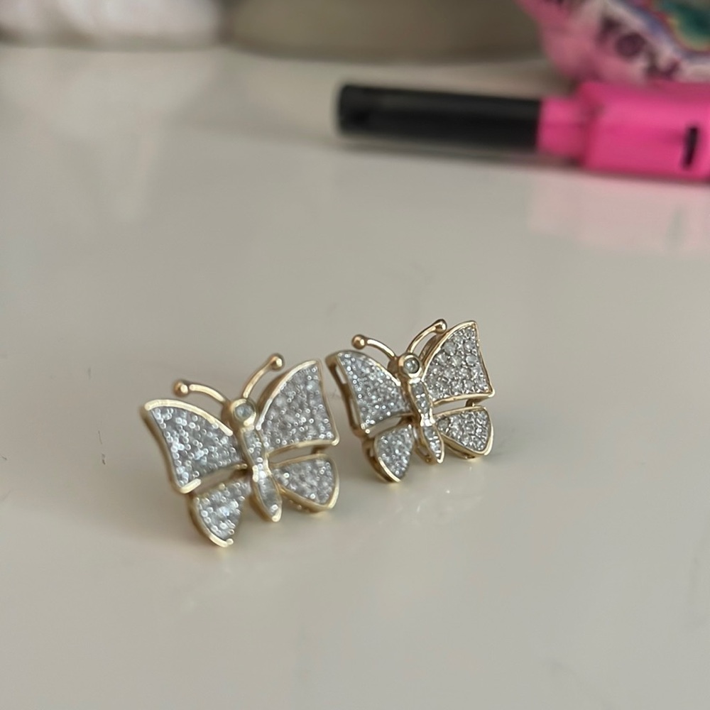 Real Diamond Butterly Earings!! Never worn.